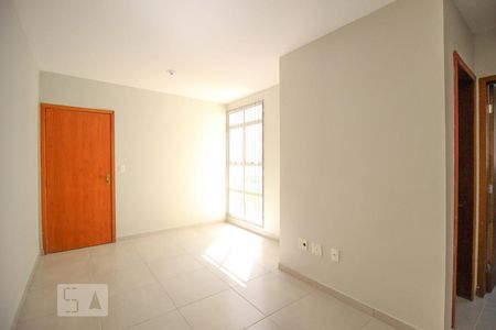 Sala de apartamento para alugar com 2 quartos, 75m² em Jaqueline, Belo Horizonte