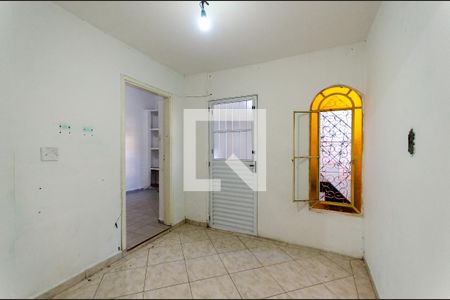 Sala de casa para alugar com 2 quartos, 80m² em Jardim Santo Elias, São Paulo