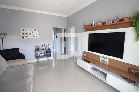 Sala de casa para alugar com 2 quartos, 130m² em Vila Valqueire, Rio de Janeiro