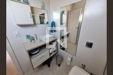 Banheiro da Suíte de casa para alugar com 2 quartos, 130m² em Vila Valqueire, Rio de Janeiro