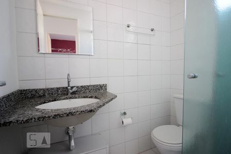 Banheiro de apartamento para alugar com 2 quartos, 50m² em Carandiru, São Paulo