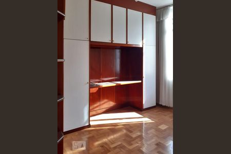 Quarto de apartamento para alugar com 2 quartos, 64m² em Grajaú, Rio de Janeiro