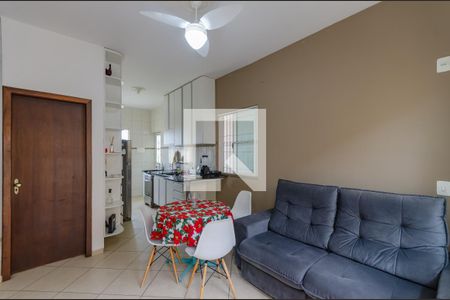 Sala de casa para alugar com 2 quartos, 64m² em Copacabana, Belo Horizonte