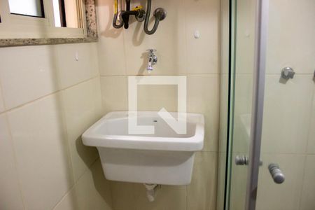 Banheiro de casa de condomínio para alugar com 1 quarto, 32m² em Flamengo, Rio de Janeiro